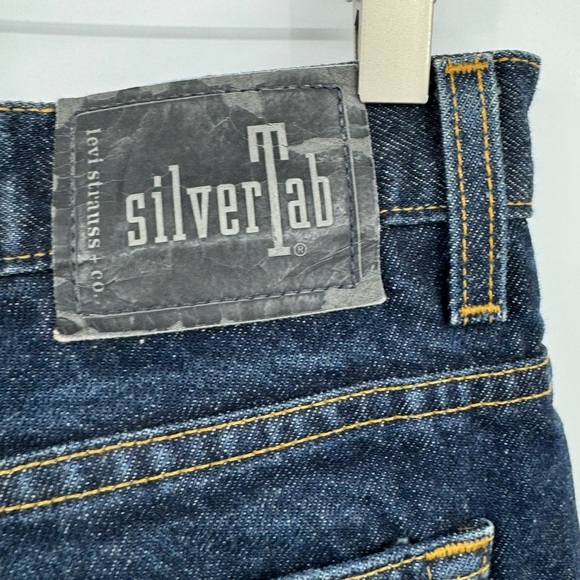Levi’s Vintage 90s Silvertab Relaxed Guys Fit Dark Wash Jeans Size 7 - Picture 6 of 8